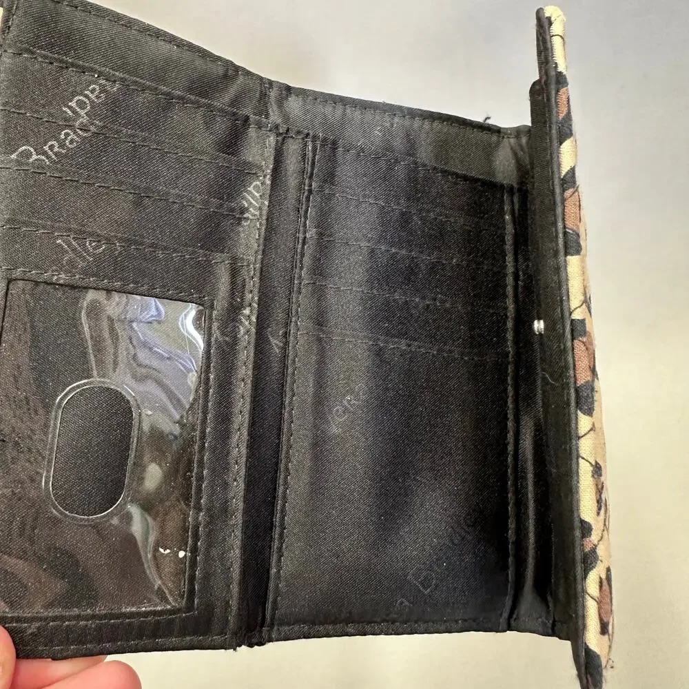 Vera Bradley leopard print quilted cotton RFID‎ trifold wallet snap closure - Picture 6 of 11